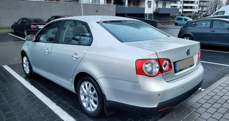 Volkswagen Jetta cena 13900 przebieg: 234000, rok produkcji 2010 z Rzeszów małe 121